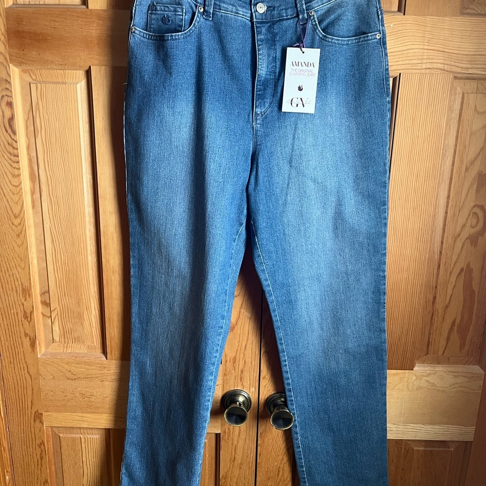 Women’s Gloria Vanderbilt Amanda slimming jean, size 14